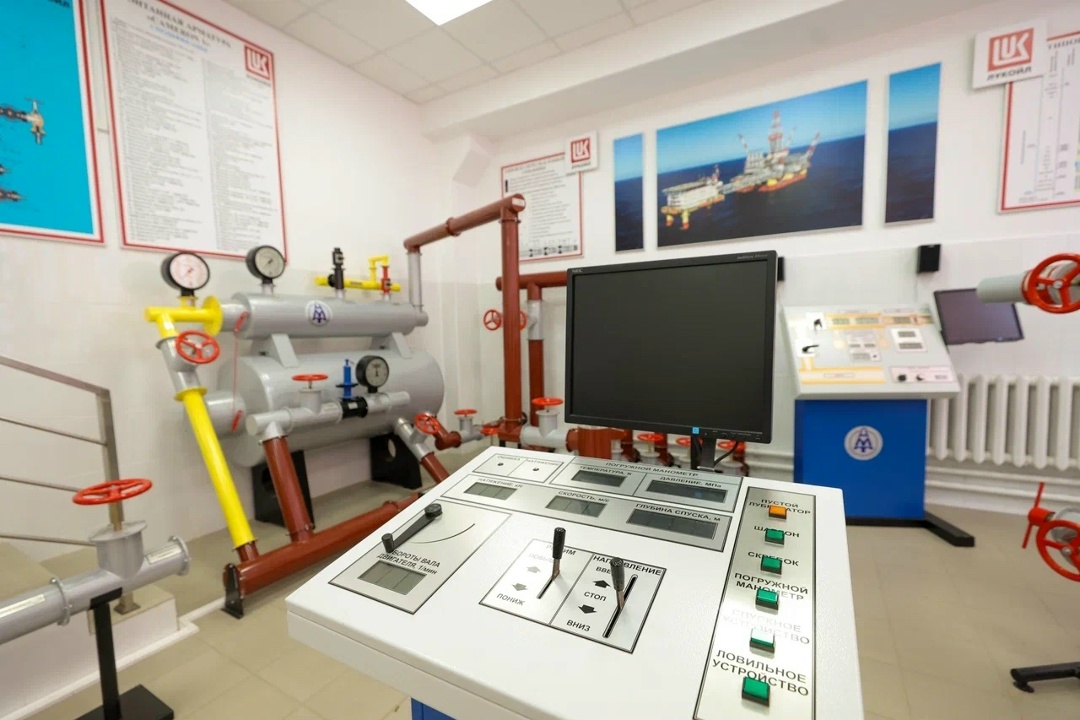 Геология в реальном времени При поддержке ЛУКОЙЛа компьютерный класс Астраханского государственного технического университета оснащён новейшим оборудованием.