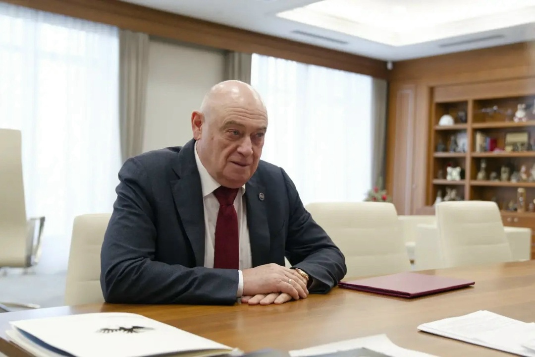 Министр строительства и ЖКХ Ирек Файзуллин провел рабочую встречу с председателем Правления Ассоциации экспертиз России Леонидом Ставицким