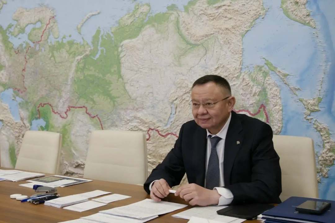 Министр строительства и ЖКХ Ирек Файзуллин провел рабочую встречу с председателем Правления Ассоциации экспертиз России Леонидом Ставицким