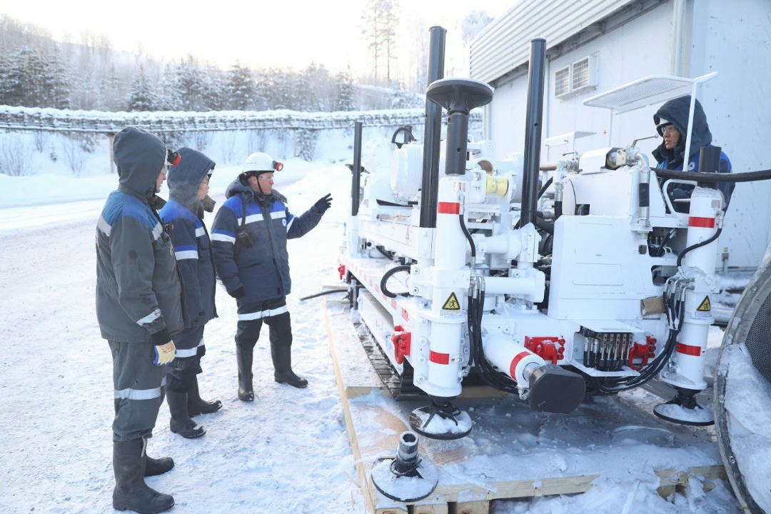 В пять раз мощнее! В Южно-Кузбасское геологоразведочное управление поступил новый станок направленного бурения