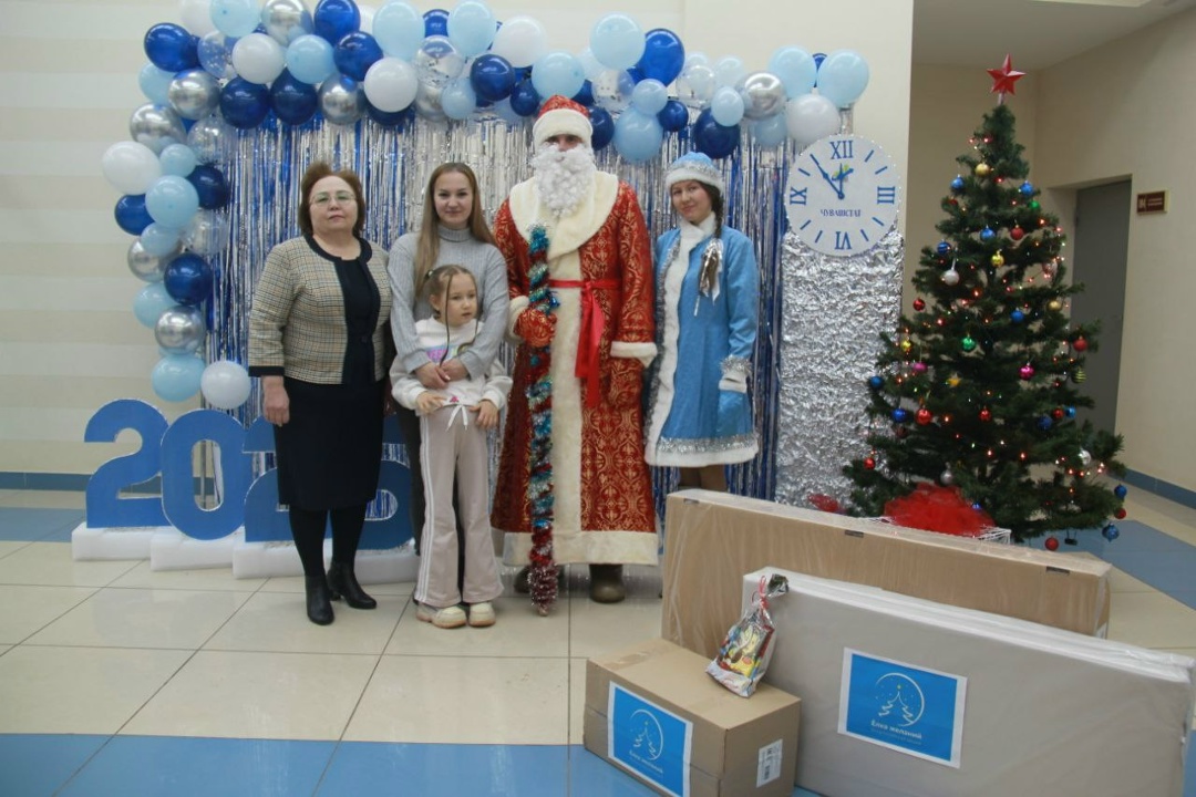 Совместно с Содружеством выпускников детских домов «Дети всей страны», фондом СТАТ