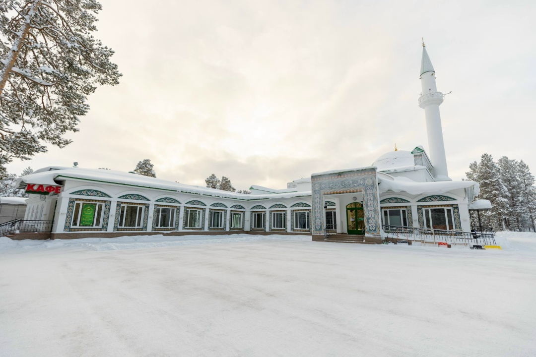 Забота о духовном наследии При поддержке ЛУКОЙЛа завершилась реконструкция купола Соборной мечети Когалыма