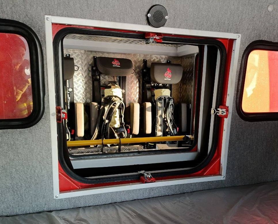 Какая красота, вызывайте пожарных! Хотя подождите… Они уже здесь! Парк пожарно-спасательной службы аэропорта Кольцово пополнил новенький КАМАЗ.