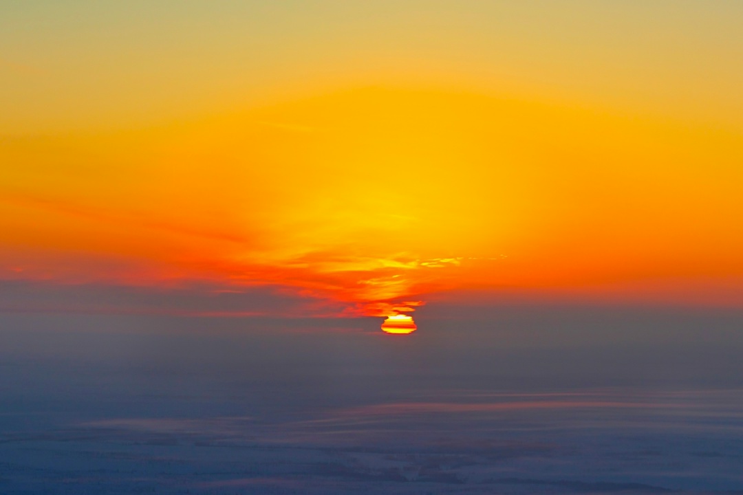 Первое солнце Тундры Нефтяникам удалось поймать первое солнце после 45-дневной полярной ночи. Над горизонтом снова появились долгожданные лучи.