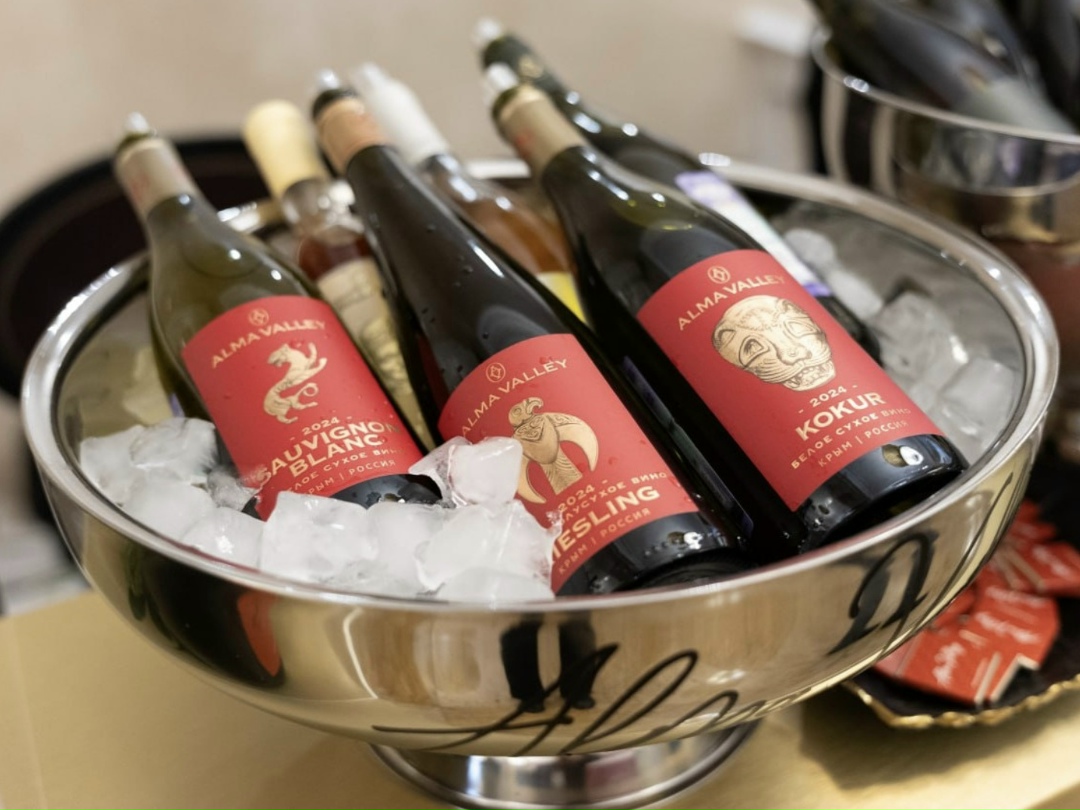 Доля отечественного игристого вина на российском рынке в 2026 году составит не менее 75%, тихих вин - 63-65%