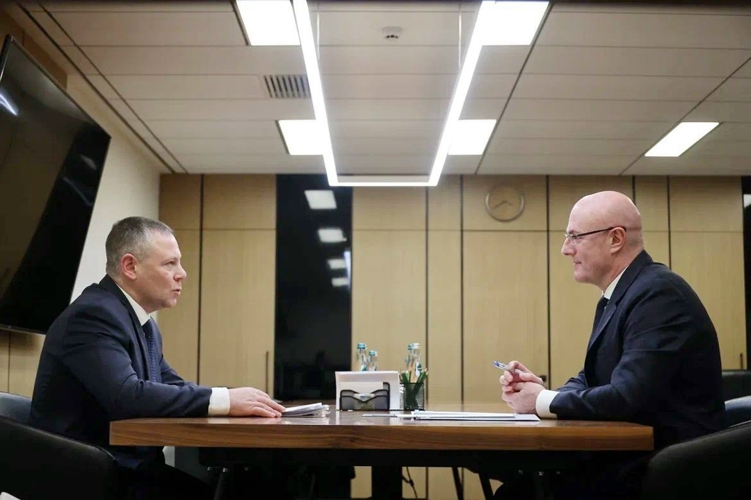 Дмитрий Чернышенко провел рабочую встречу с губернатором Ярославской области Михаилом Евраевым.