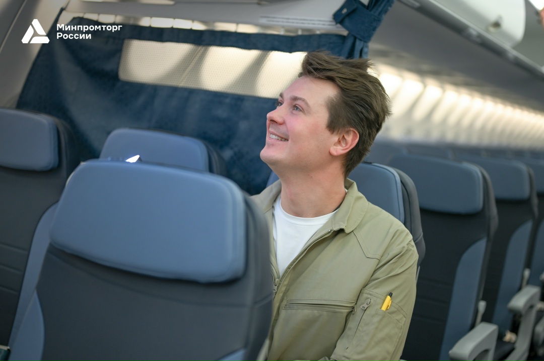 Новый интерьер Superjet 100 На филиале ПАО «Яковлев» - «Региональные самолеты» (входит в ОАК Госкорпорации «Ростех») завершилась установка отечественного…