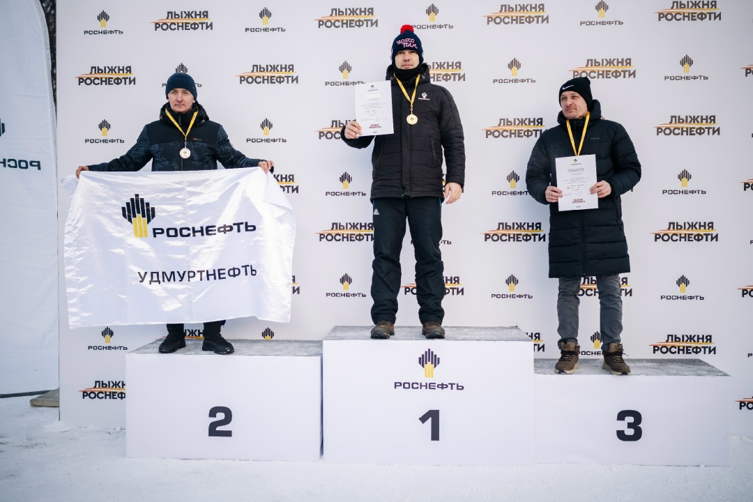 На старт, внимание, Уфа! В Уфе прошли корпоративные гонки «Лыжня Роснефти» — на старт вышли сотрудники 34 дочерних предприятий компании вместе с семьями