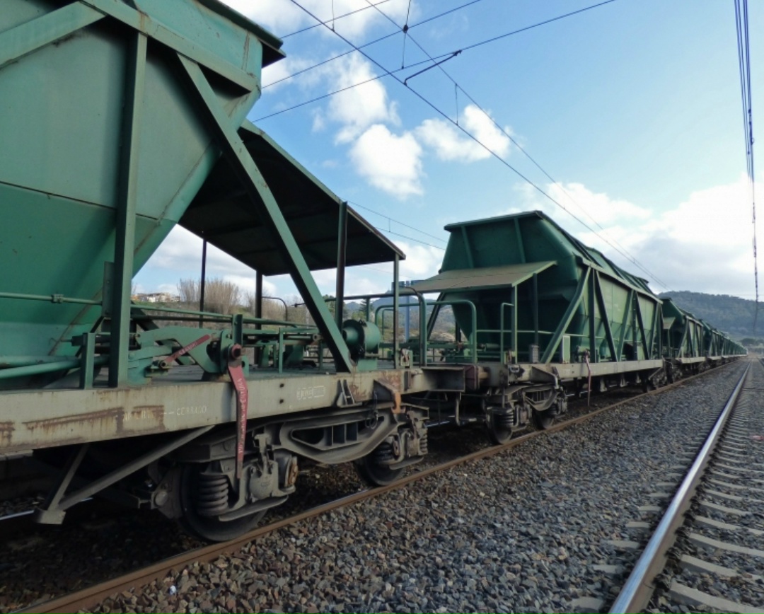 Цены на российскую пшеницу с протеином 12,5% с поставкой в январе-феврале за период с 13 по 20 января увеличились на $1,5, до $227,5 /т FOB, сообщил…