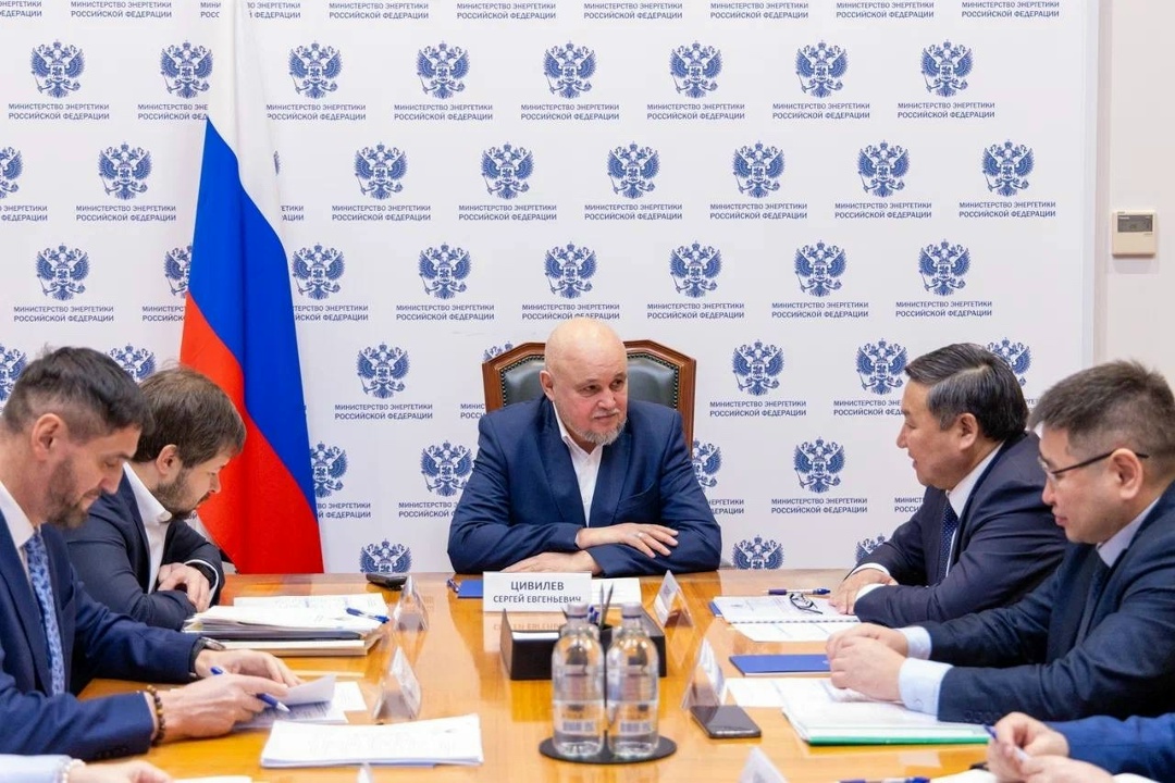 Сергей Цивилев провел рабочую встречу с Владиславом Ховалыгом