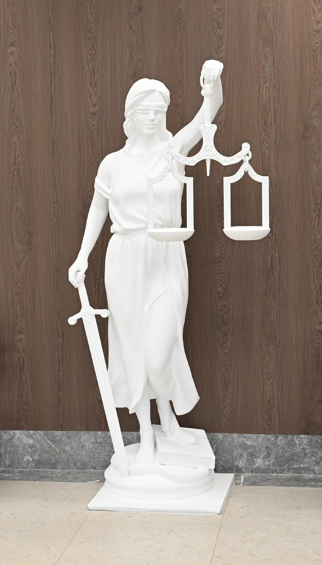 Министр строительства и ЖКХ РФ Ирек Файзуллин в рамках поездки в Республику Татарстан осмотрел инфраструктурные объекты