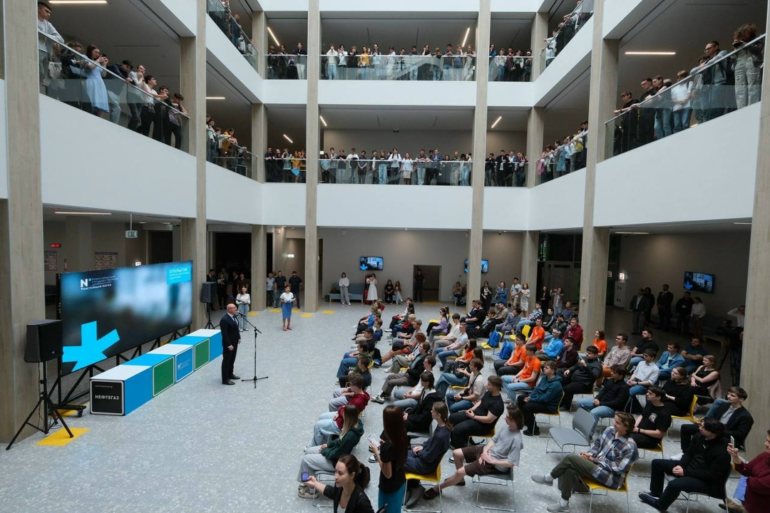 Дмитрий Чернышенко и Валерий Фальков поздравили аспирантов с профессиональным праздником.