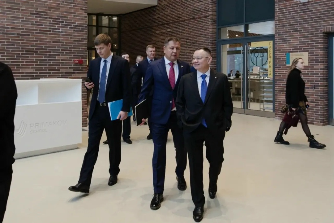 Глава Минстроя России Ирек Файзуллин совместно с губернатором Московской области Андреем Воробьевым и Раисом Республики Татарстан Рустамом Миннихановым посетил…