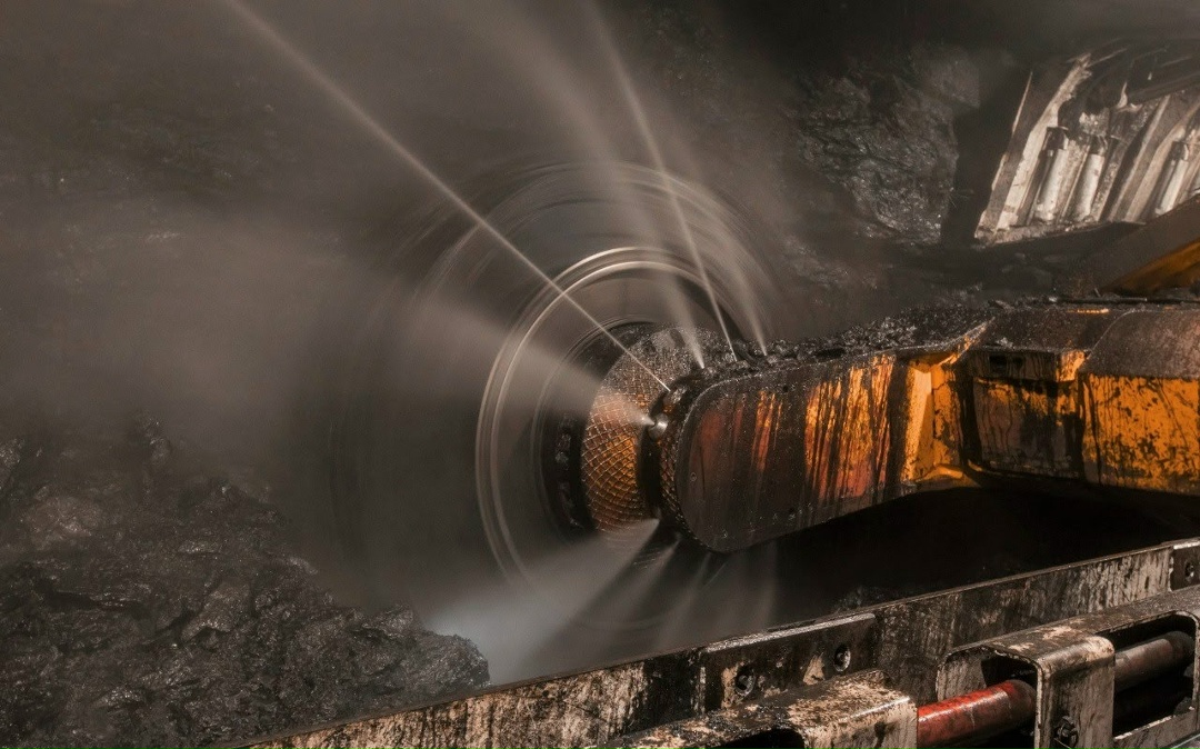 Новая лава на шахте «Распадская» На шахте «Распадская» ввели в работу новый очистной забой с промышленными запасами более 3,2 млн тонн коксующегося угля марки…