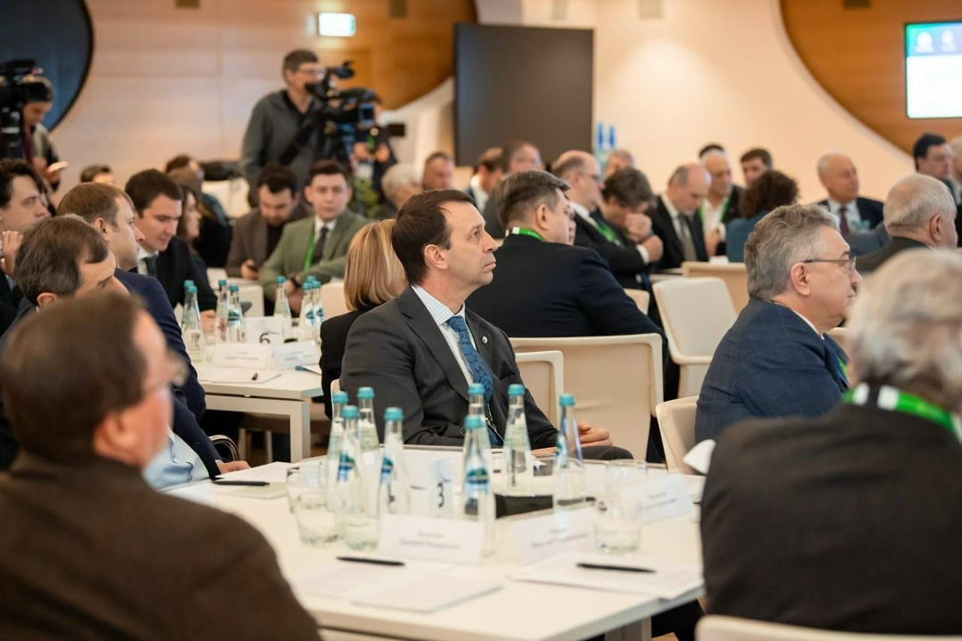 Дмитрий Чернышенко и Валерий Фальков поприветствовали участников стратсессии по развитию Национального центра физики и математики.