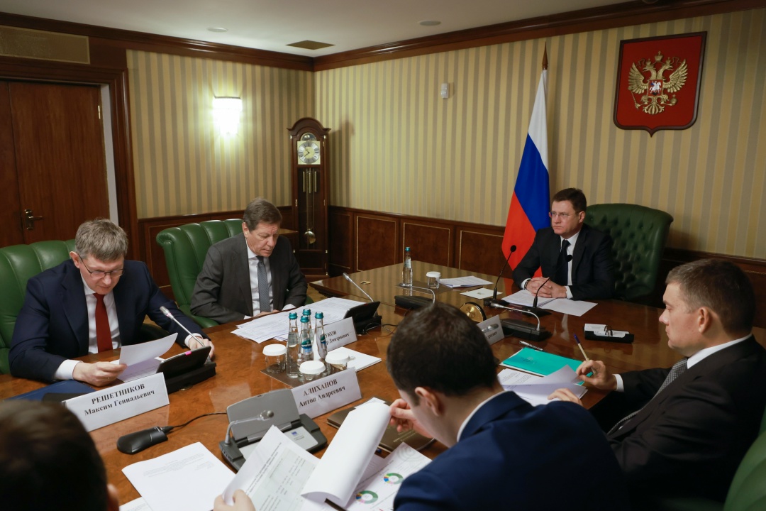 Александр Новак провел заседание подкомиссии по повышению устойчивости финансового сектора и отдельных отраслей экономики.