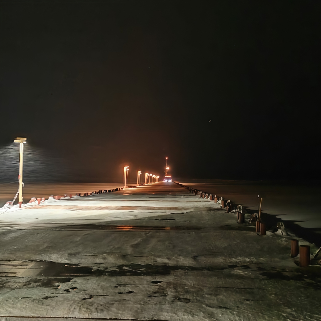 Мост для всех! Каждый год газовики строят понтонную переправу через реку Печору в Республике Коми