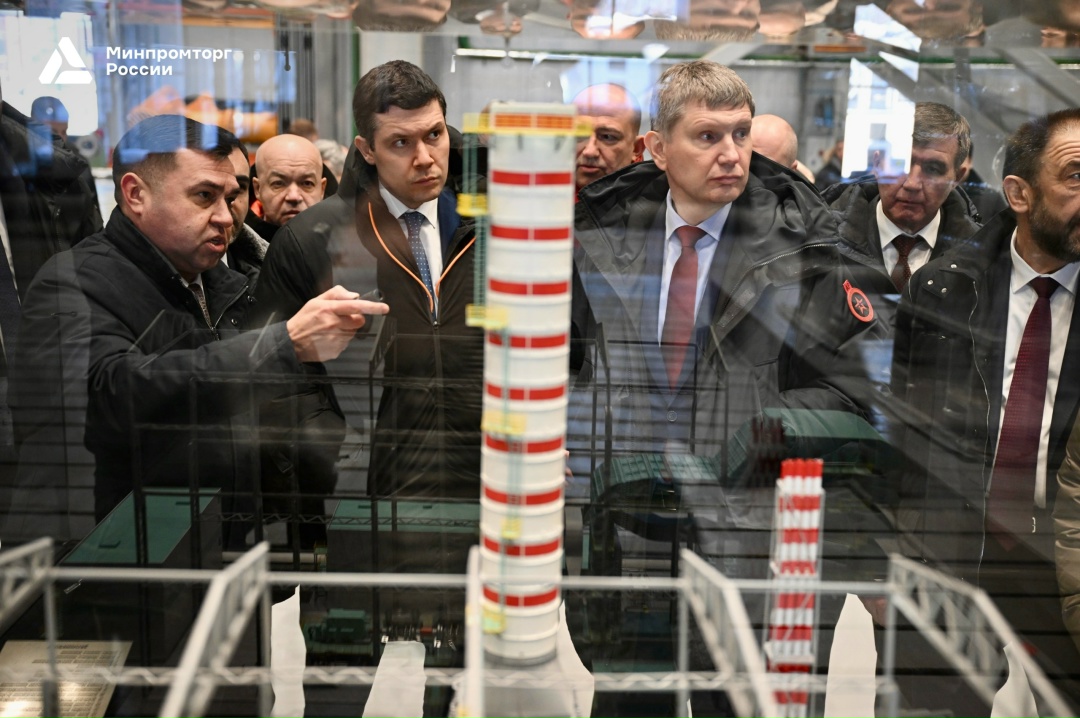 Антон Алиханов посетил строящийся сборочно-испытательный комплексе АО «Казанькомпрессормаш»