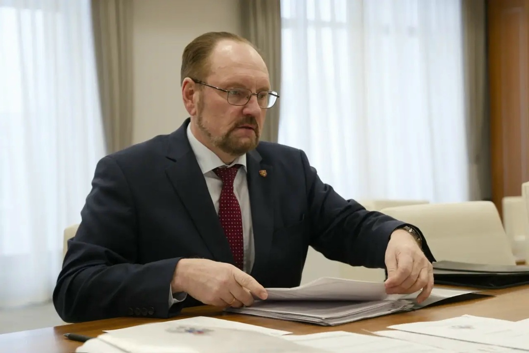 Министр строительства и ЖКХ РФ Ирек Файзуллин провел рабочую встречу с начальником Главгосэкспертизы России Игорем Маныловым