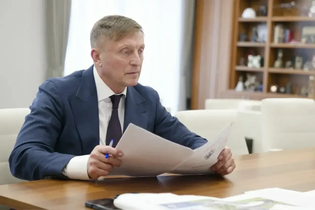 Министр строительства и ЖКХ РФ Ирек Файзуллин провел рабочую встречу с директором Всероссийского детского центра «Орленок» Александром Джеусом