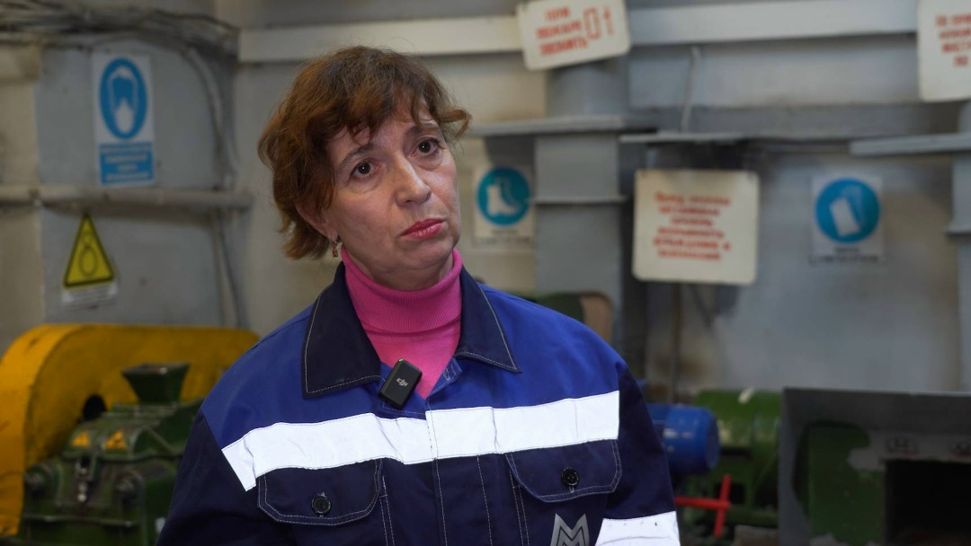 35 лет на страже качества Елена Щепкина - старший лаборант обогатительной лаборатории ЦЛК ПАО «ММК». На комбинат она пришла в январе 1991 года - по примеру мамы