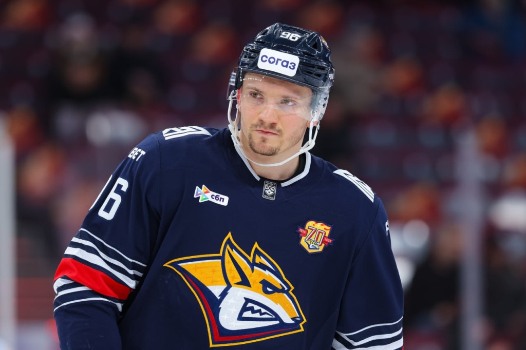 «Стратегическое» поражение Металлург впервые в новом году уступил на своей арене новосибирской Сибирь - 1:2. Победная серия прервалась, но повода для паники нет