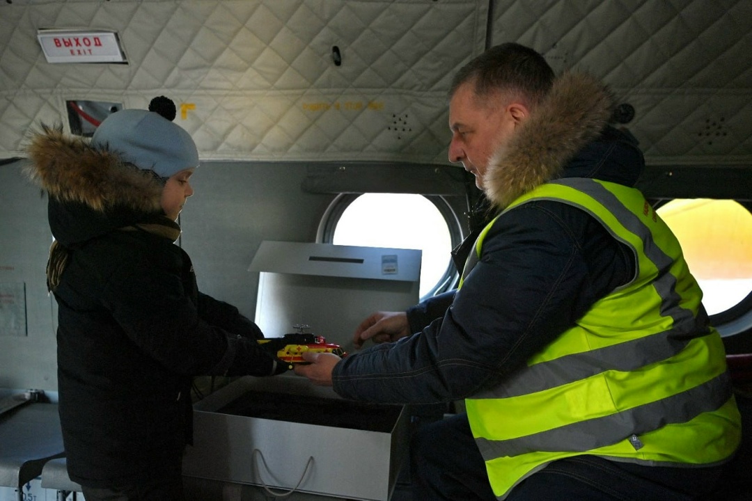 Когда заветные желания сбываются Благодаря Национальной службе санитарной авиации Ростеха и губернатору Коми семилетний мальчик полетал на вертолете.