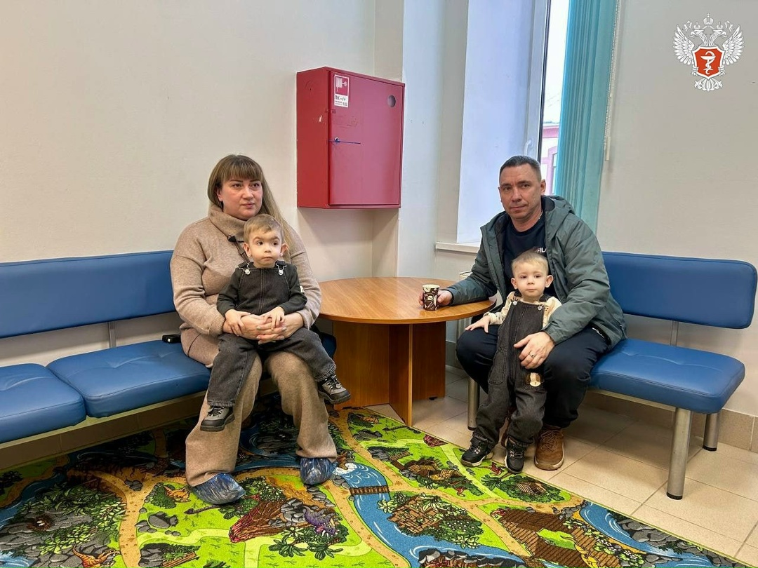 Врачи провели операцию двухлетнему малышу с двойной патологией