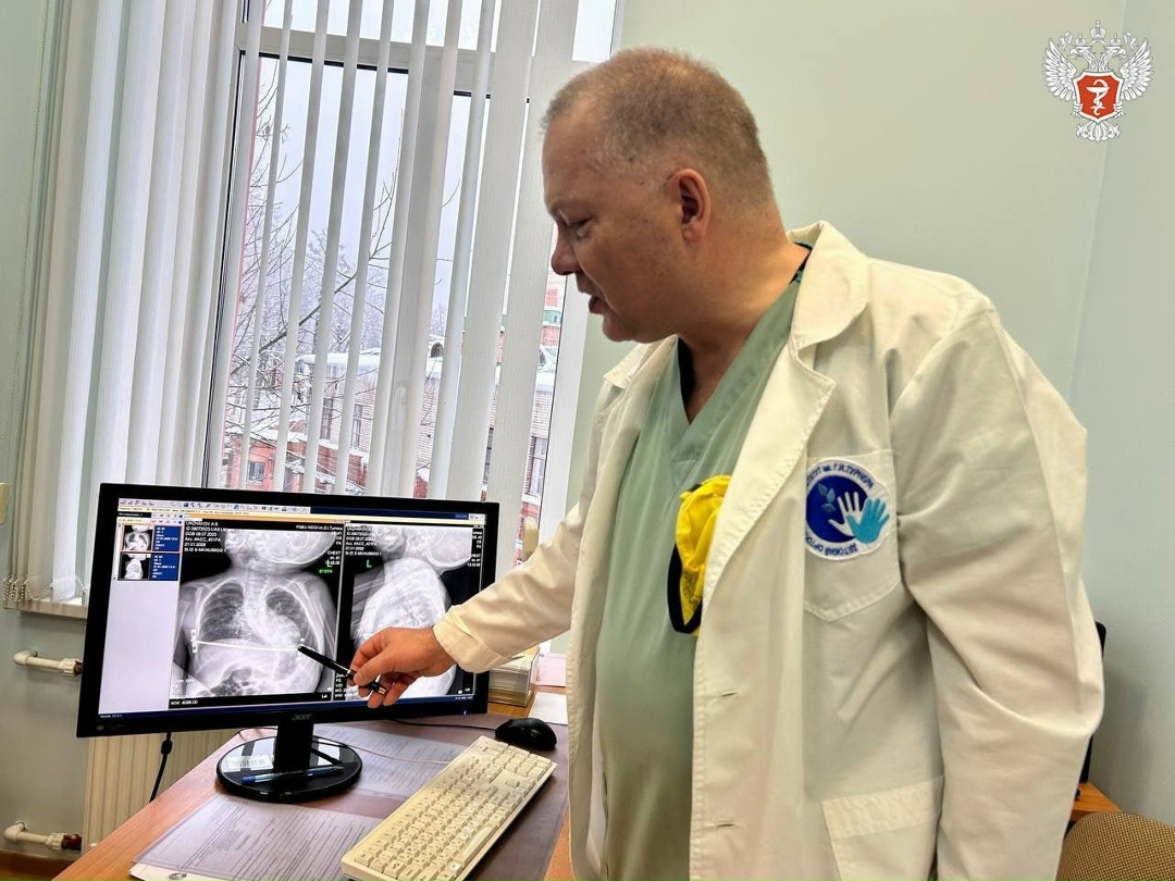 Врачи провели операцию двухлетнему малышу с двойной патологией