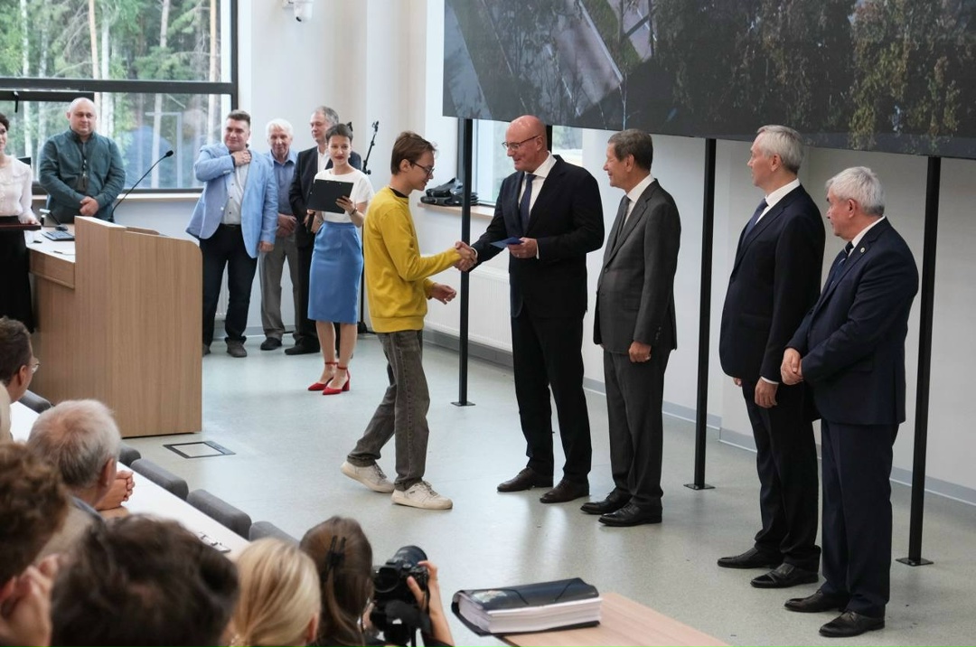 Дмитрий Чернышенко поздравил студентов с Татьяниным днем.