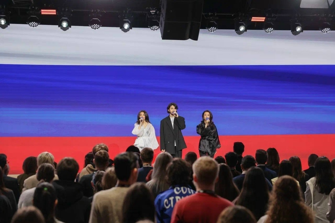 Дмитрий Чернышенко поприветствовал участников церемонии запуска 6-го сезона всероссийского студенческого проекта «Твой ход».