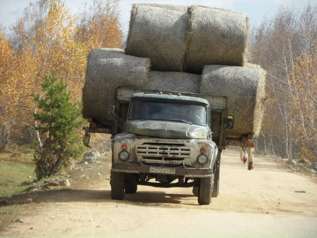 Страна глазами нефтяника За 15 лет — 9 фотовыставок, посвящённых красоте российских просторов. Такой творческий путь прошёл наш коллега из Урая — Антон Петров.