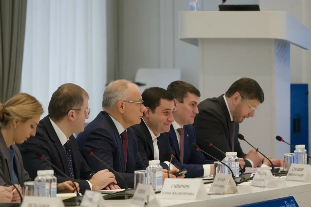 В Минстрое России прошло оперативное совещание под председательством Министра строительства и ЖКХ РФ Ирека Файзуллина