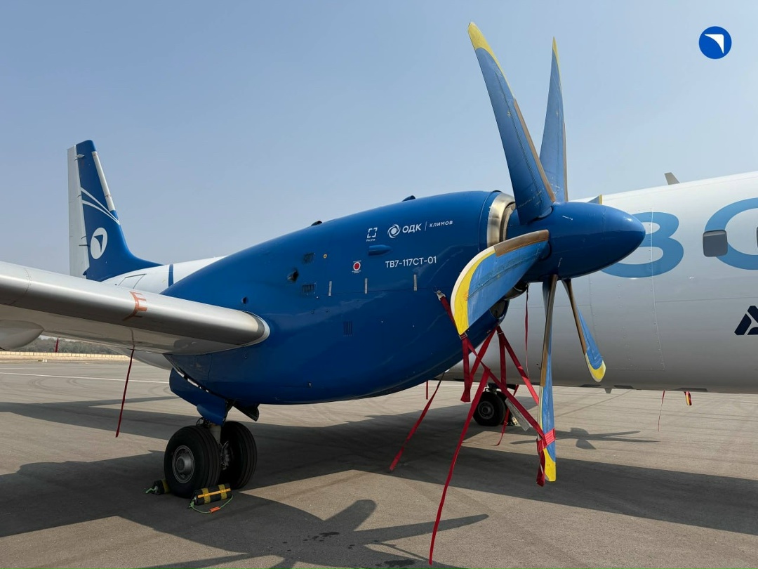 Новые Ил-114-300 и импортозамещенный «Суперджет» прилетели на выставку в Индию