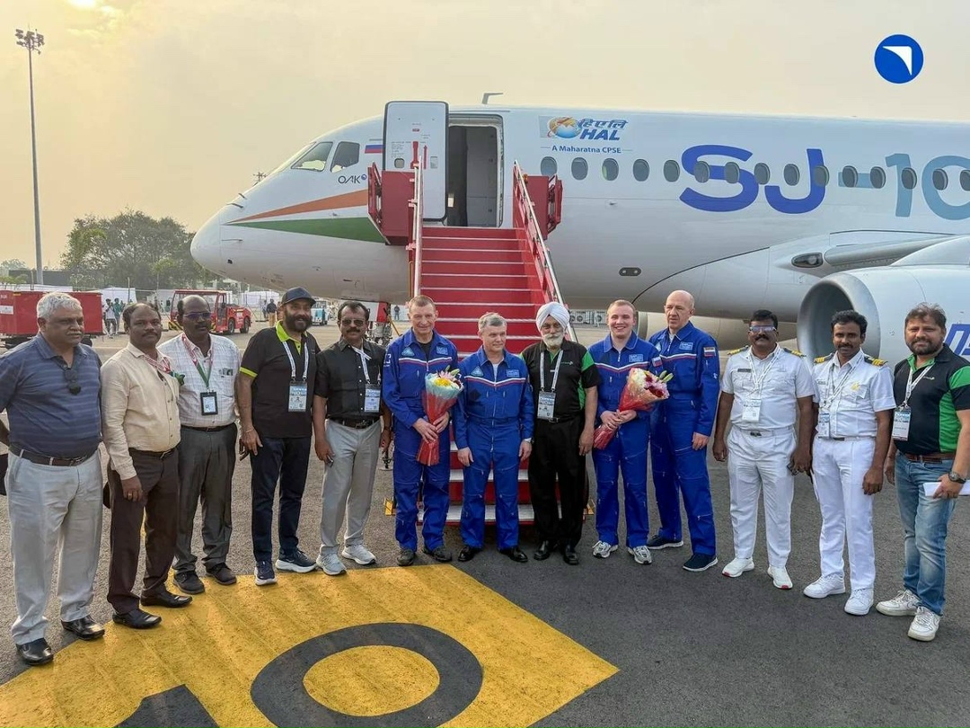 Новые Ил-114-300 и импортозамещенный «Суперджет» прилетели на выставку в Индию