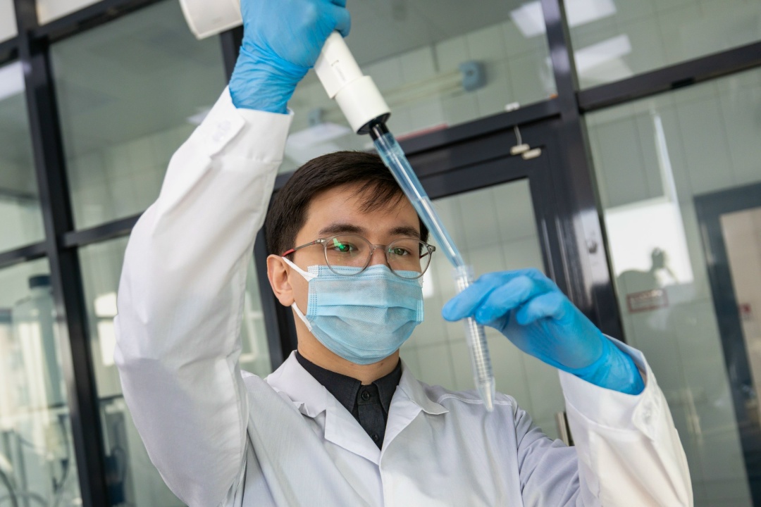 Новую рабочую неделю начинаем вместе со старшим научным сотрудником НПО «Татнефть-Биотех» Романом Аянкой. Наш герой родом с Дальнего Востока и является…