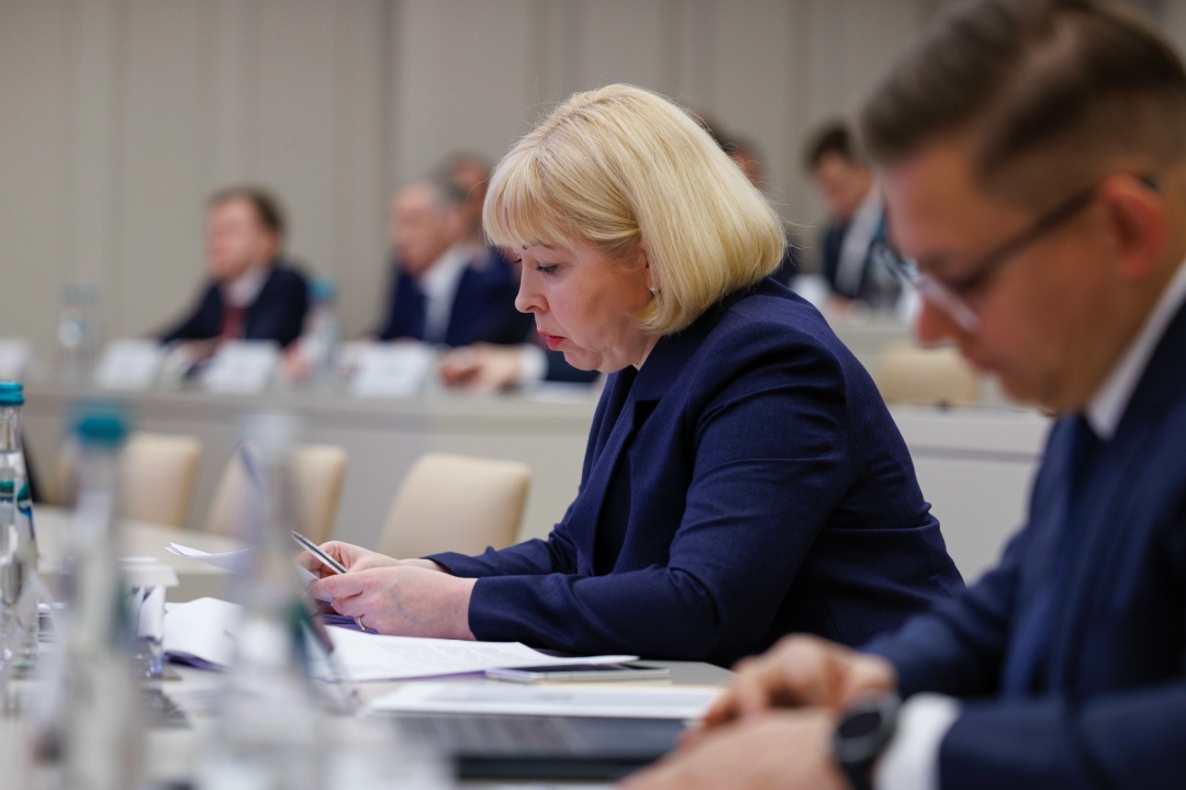 Виталий Савельев провел совещание по строительству высокоскоростной магистрали Москва – Санкт-Петербург.