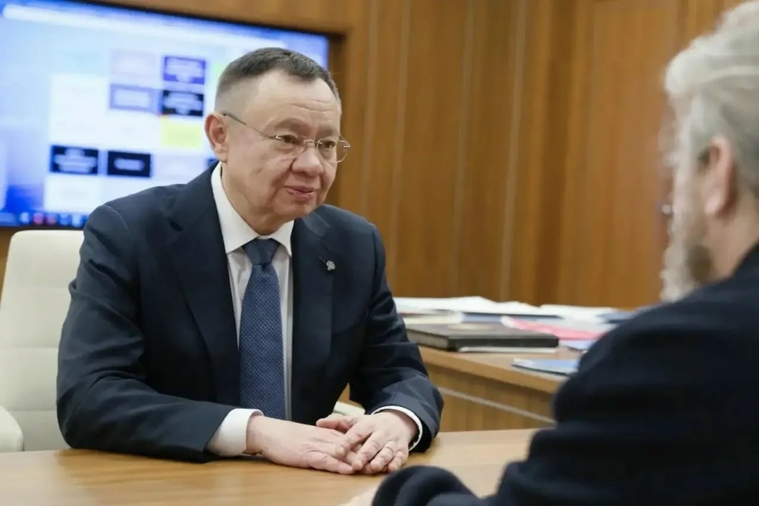 Министр строительства и ЖКХ РФ Ирек Файзуллин провел рабочую встречу с митрополитом Симферопольским и Крымским Тихоном