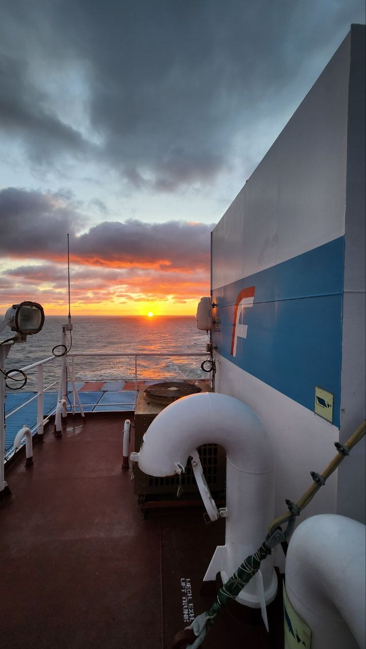 Океан в огне! Посмотрите, какой невероятный закат запечатлел капитан судна FESCO Араик Арутюнян.