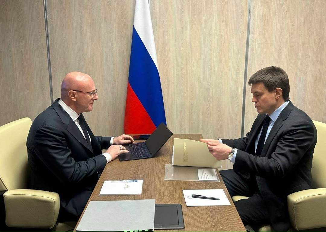 Дмитрий Чернышенко провел рабочую встречу с губернатором Красноярского края Михаилом Котюковым.