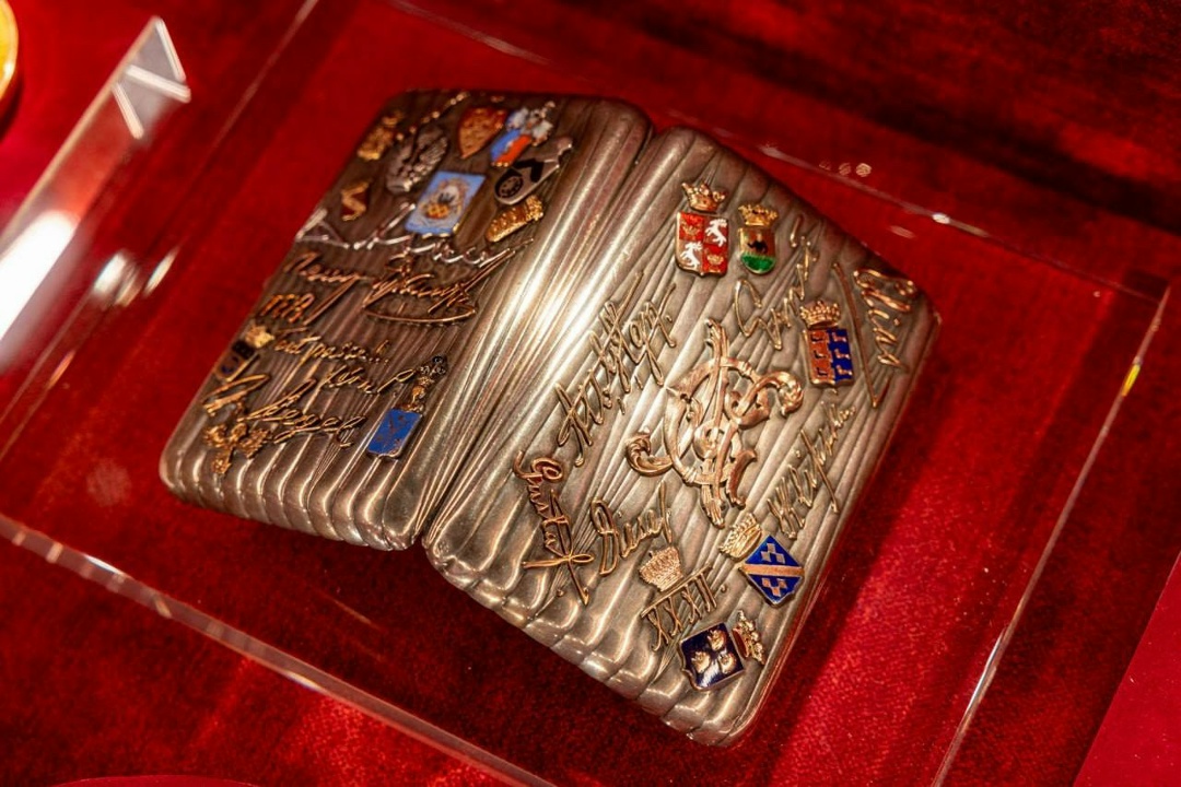 Уникальный портсигар: связь времён через изобретение, изменившее мир