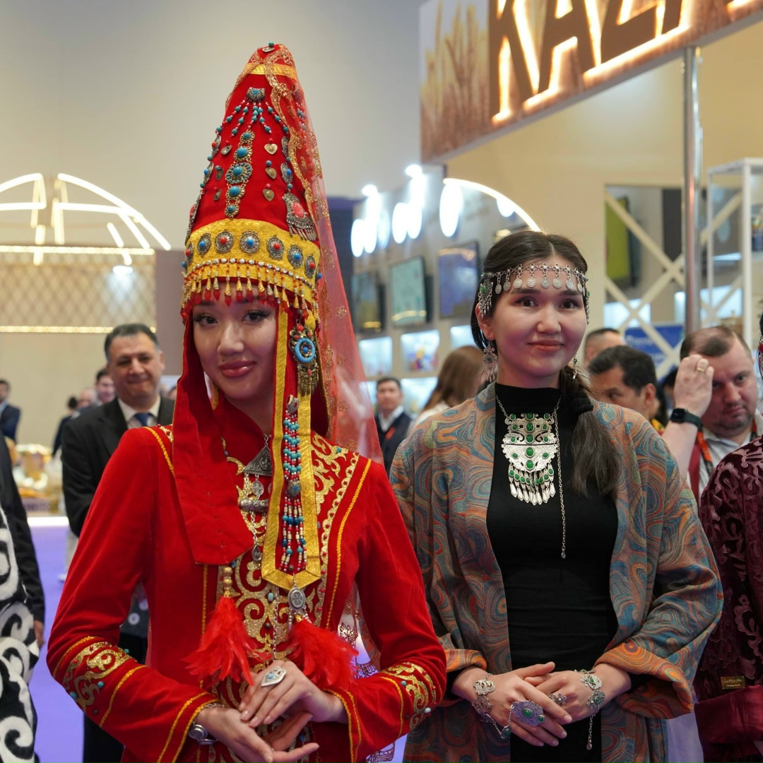 Оксана Лут и Айдарбек Сапаров обсудили развитие научно-технологического сотрудничества в АПК между Россией и Казахстаном