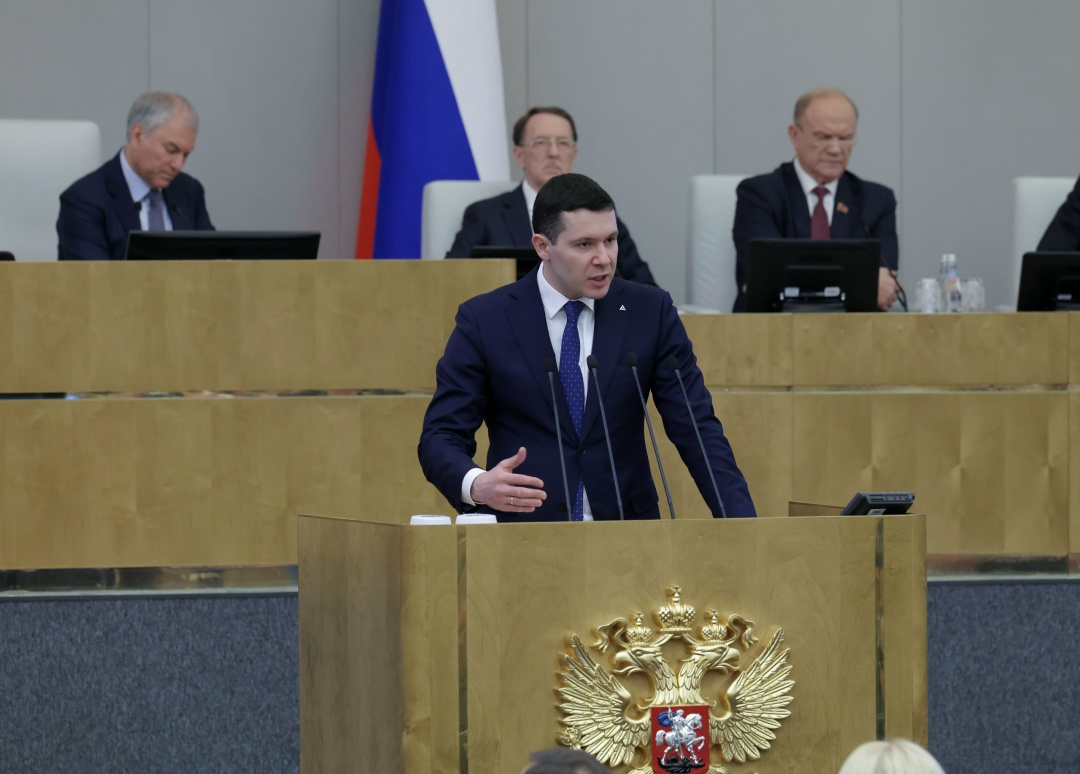 Антон Алиханов принял участие в парламентских слушаниях о развитии легкой промышленности.