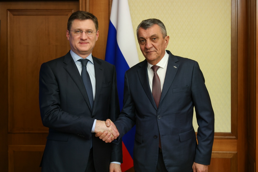 Александр Новак обсудил с главой Северной Осетии Сергеем Меняйло задачи социально-экономического развития региона.