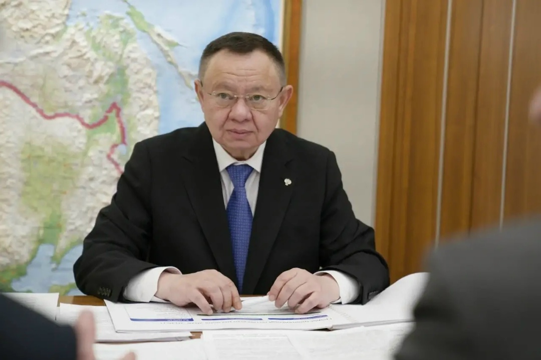 Глава Минстроя России Ирек Файзуллин провел рабочую встречу с Губернатором Амурской области Василием Орловым