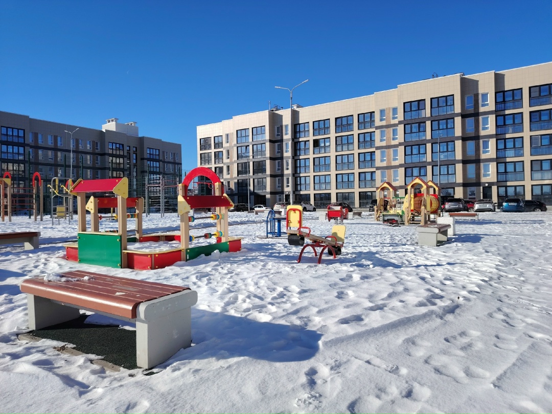 ДЕНЬ РИСОВАНИЯ СОЛНЦА НА СНЕГУ Сегодня, 31 января - День рисования солнца на снегу.