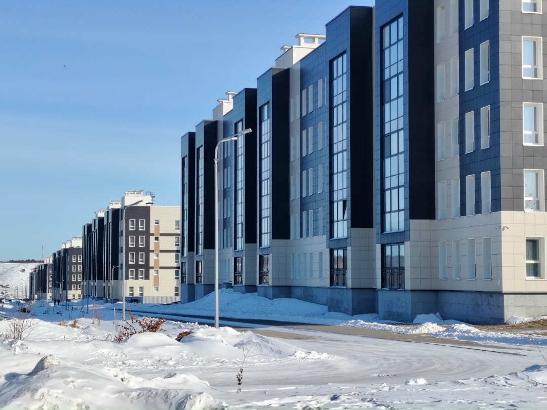 ДЕНЬ РИСОВАНИЯ СОЛНЦА НА СНЕГУ Сегодня, 31 января - День рисования солнца на снегу.