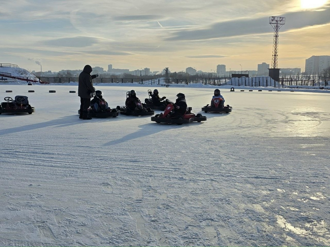 В зачет 71-ой зимней Спартакиады ПАО «ММК» прошли соревнования по картингу среди цехов женской группы.