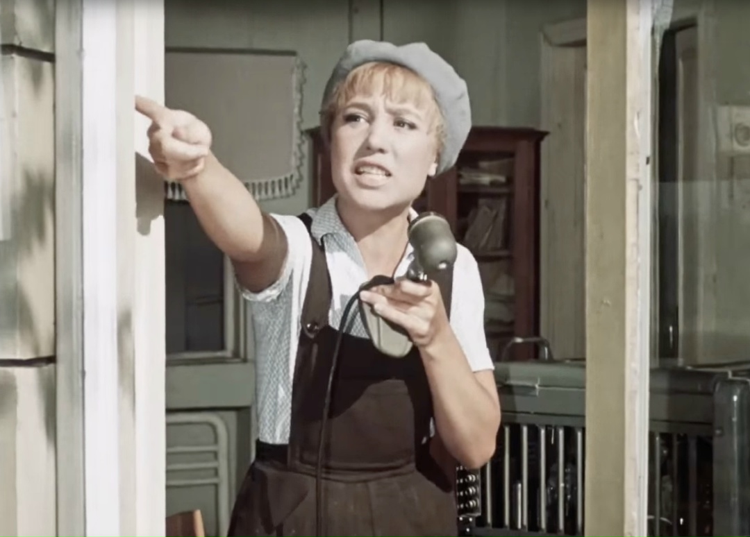 «Королева бензоколонки», «Полосатый рейс», «Доброе утро»… Вот неполный список фильмов, где «засветилась» аппаратура тульского завода «Октава».