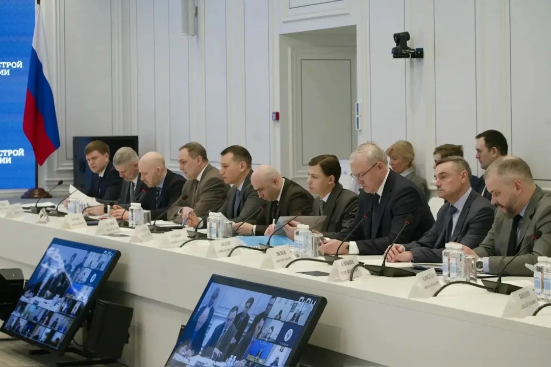 В Минстрое России прошло оперативное совещание под председательством Министра строительства и ЖКХ РФ Ирека Файзуллина